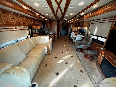 2014 Winnebago Tour 42QD RV Photo 2