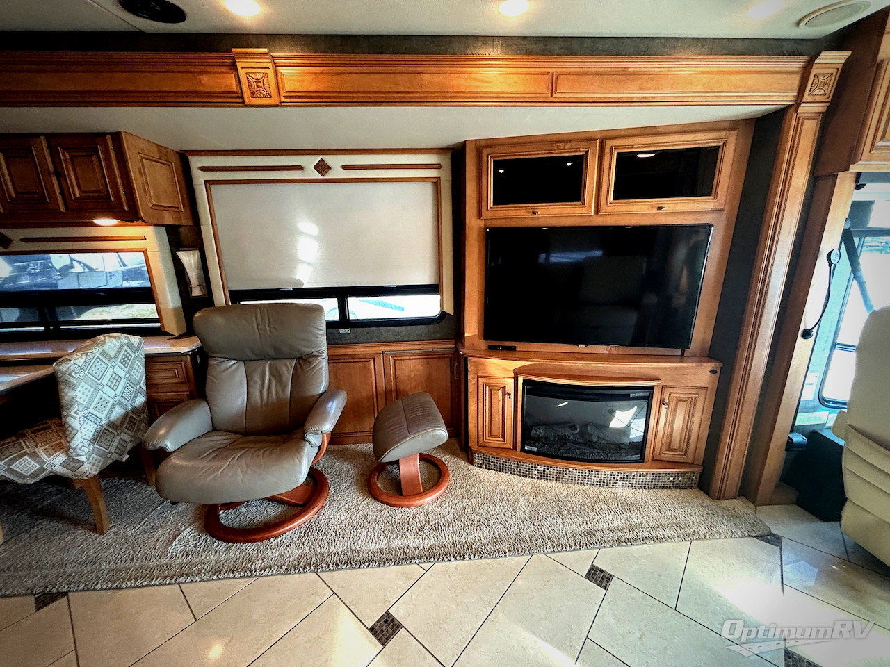 2014 Winnebago Tour 42QD Photo 5