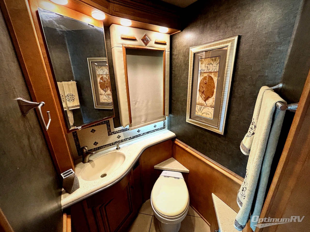 2014 Winnebago Tour 42QD Photo 11