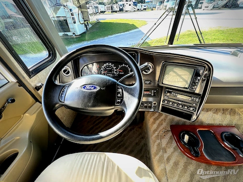 2003 Fleetwood Pace Arrow 36R RV Photo 2