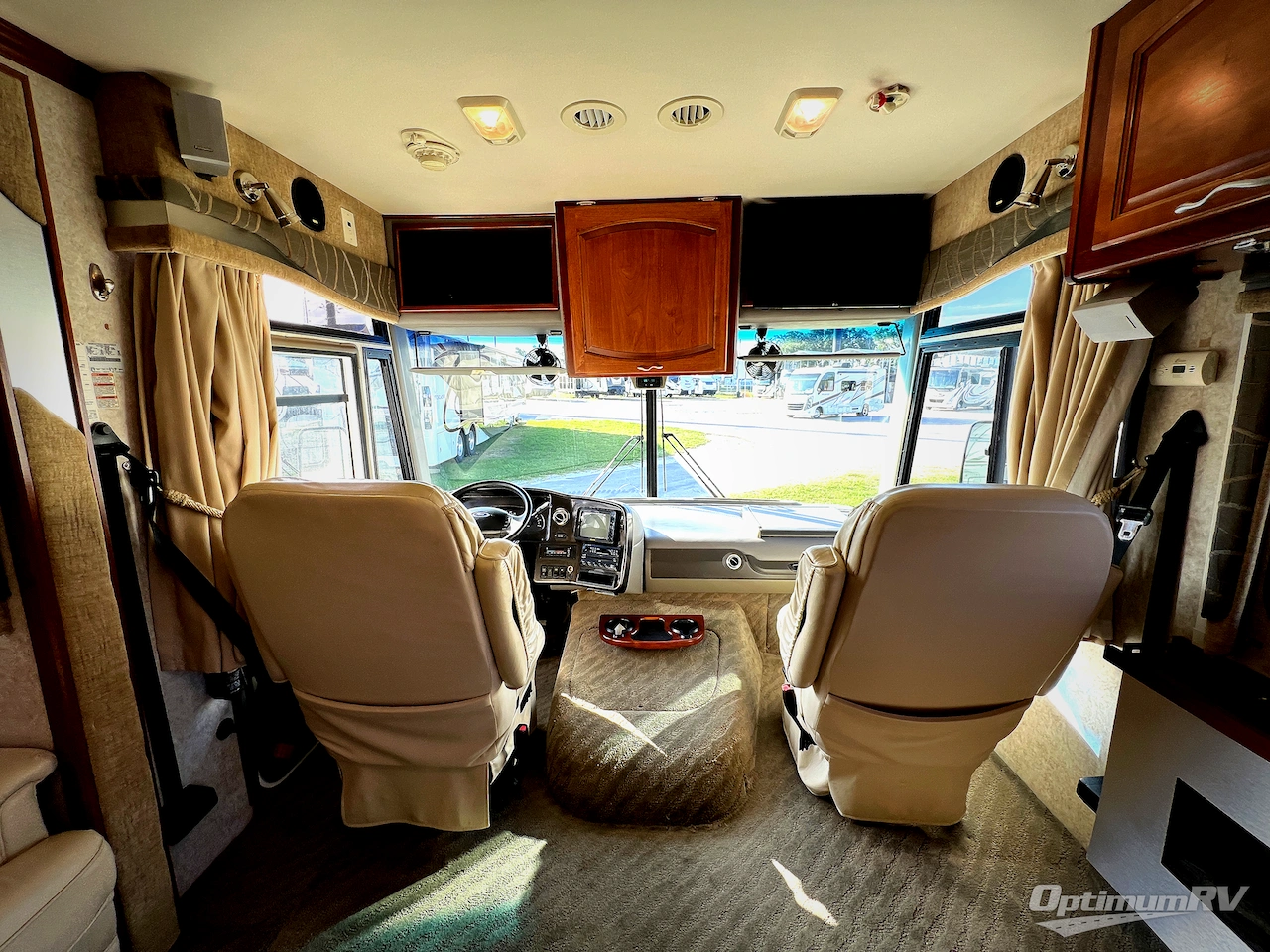 2003 Fleetwood Pace Arrow 36R Photo 6