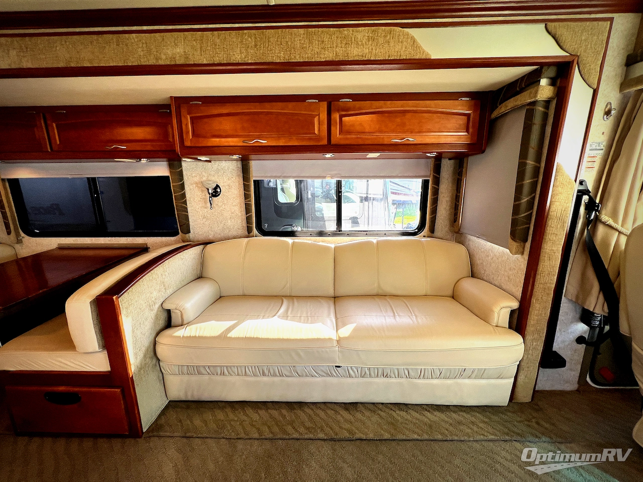 2003 Fleetwood Pace Arrow 36R Photo 9