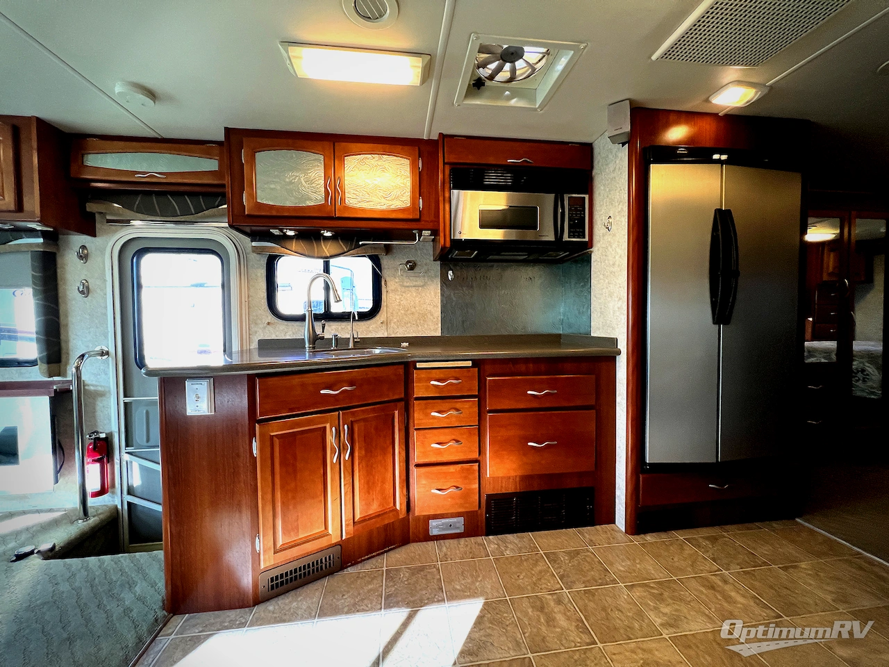 2003 Fleetwood Pace Arrow 36R Photo 11