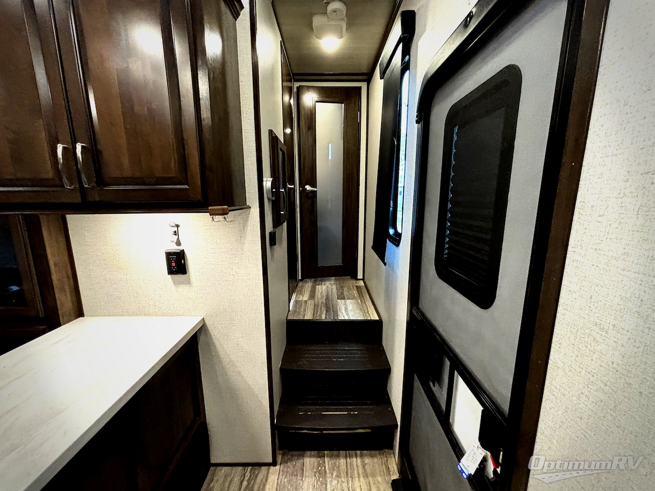 2021 Dutchmen Voltage 3635 Photo 7