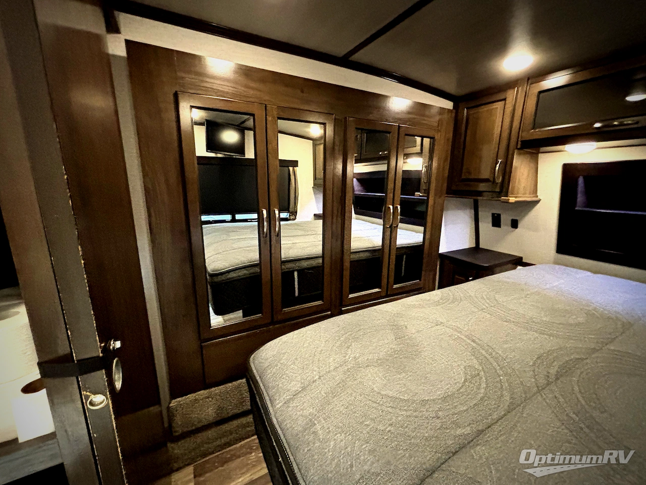 2021 Dutchmen Voltage 3635 Photo 10