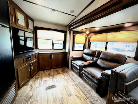 2019 Keystone Cougar Half-Ton Series 25RES RV Photo 2