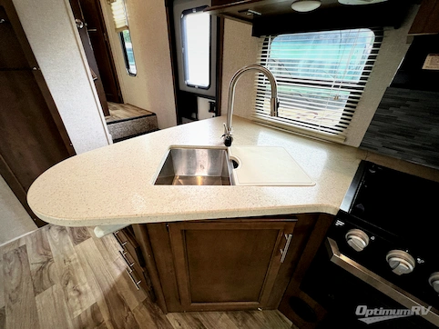 2019 Keystone Cougar Half-Ton Series 25RES RV Photo 3