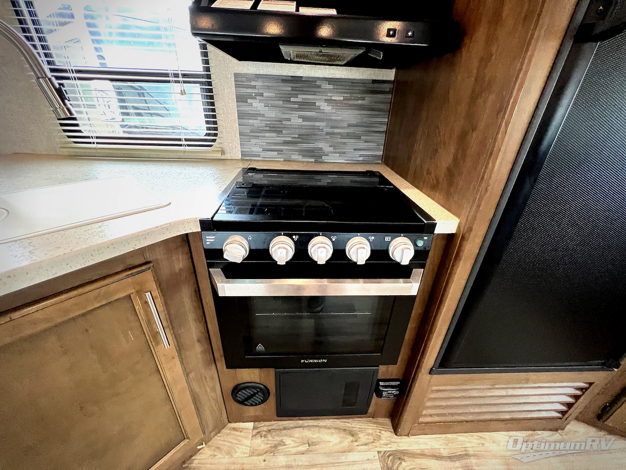 2019 Keystone Cougar Half-Ton Series 25RES Photo 12