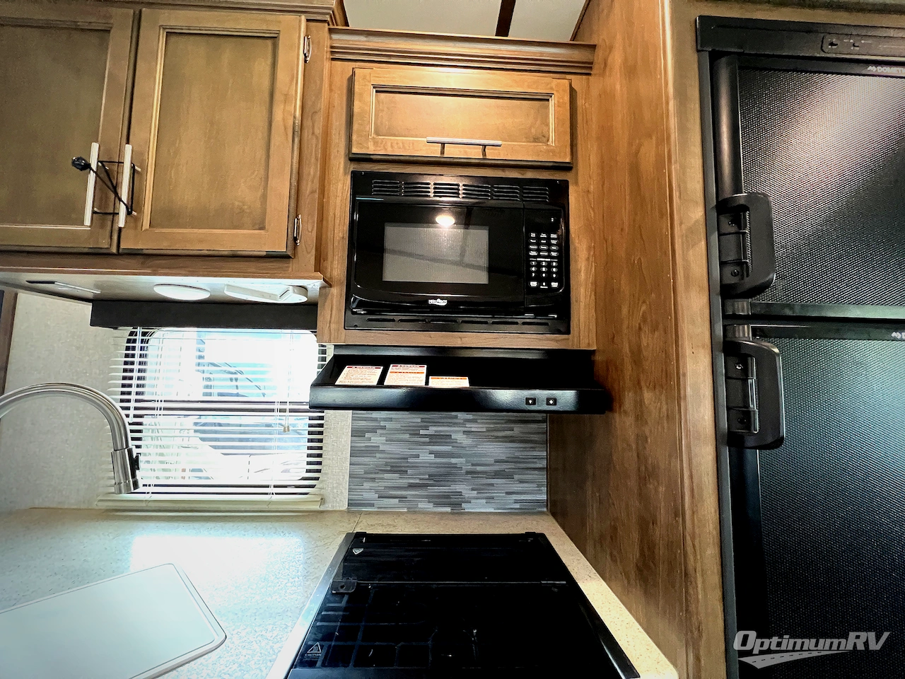 2019 Keystone Cougar Half-Ton Series 25RES Photo 13