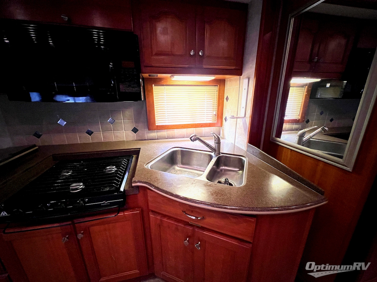 2005 Country Coach Allure 430 Hood River 400 Photo 9