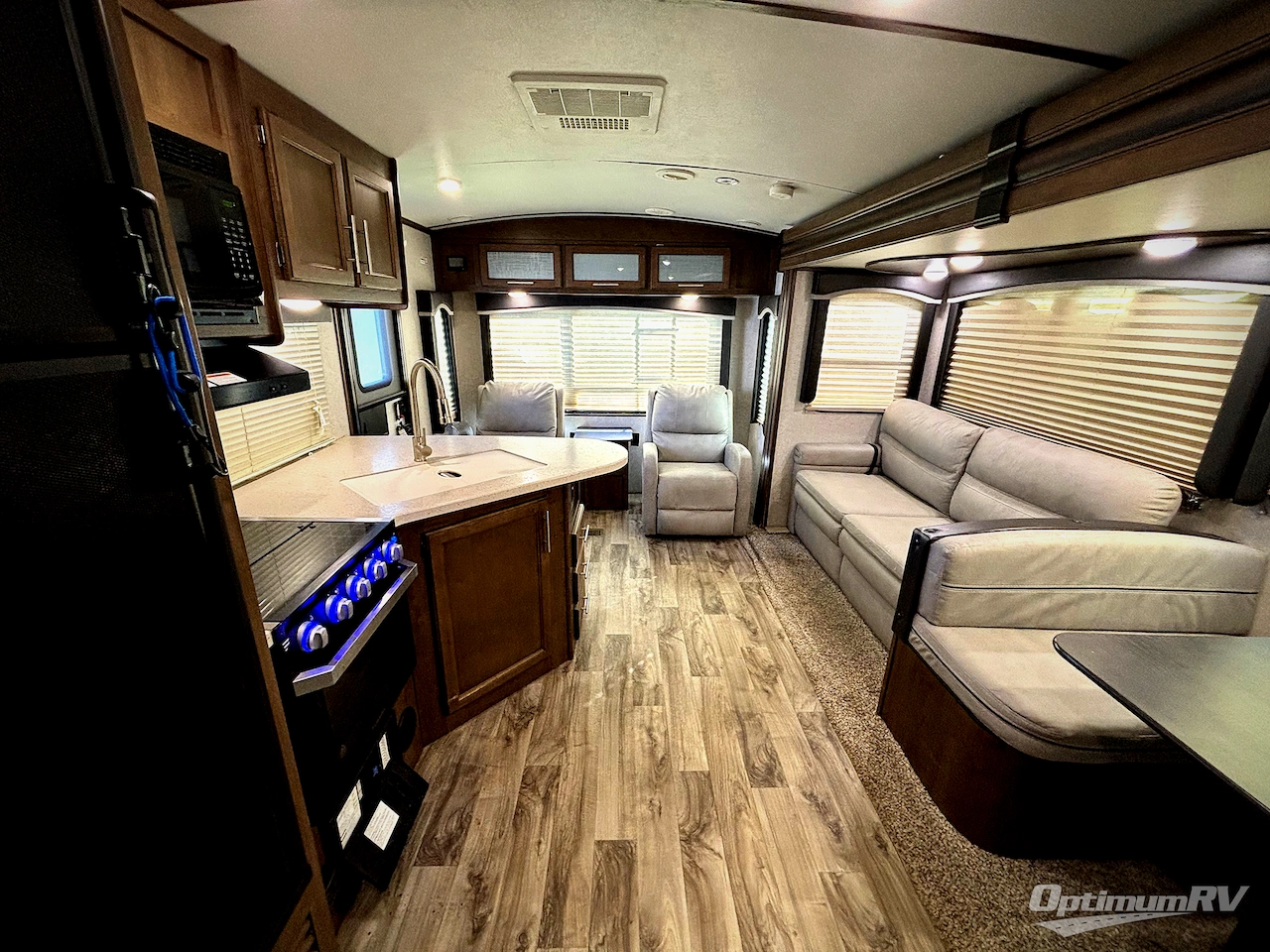 2019 Keystone Cougar Half-Ton Series 27SAB Photo 4