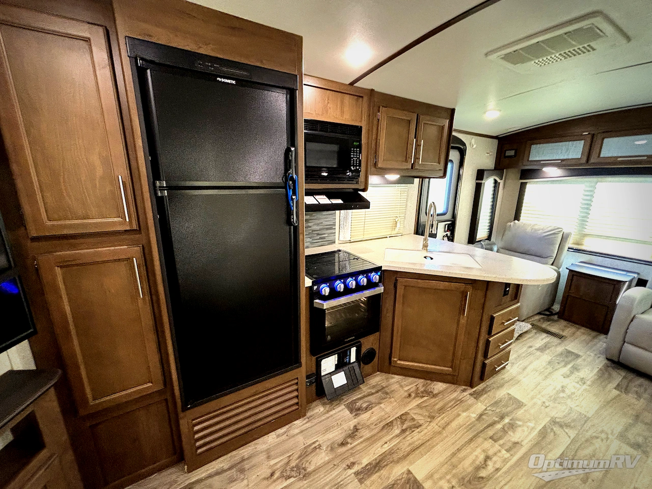 2019 Keystone Cougar Half-Ton Series 27SAB Photo 12