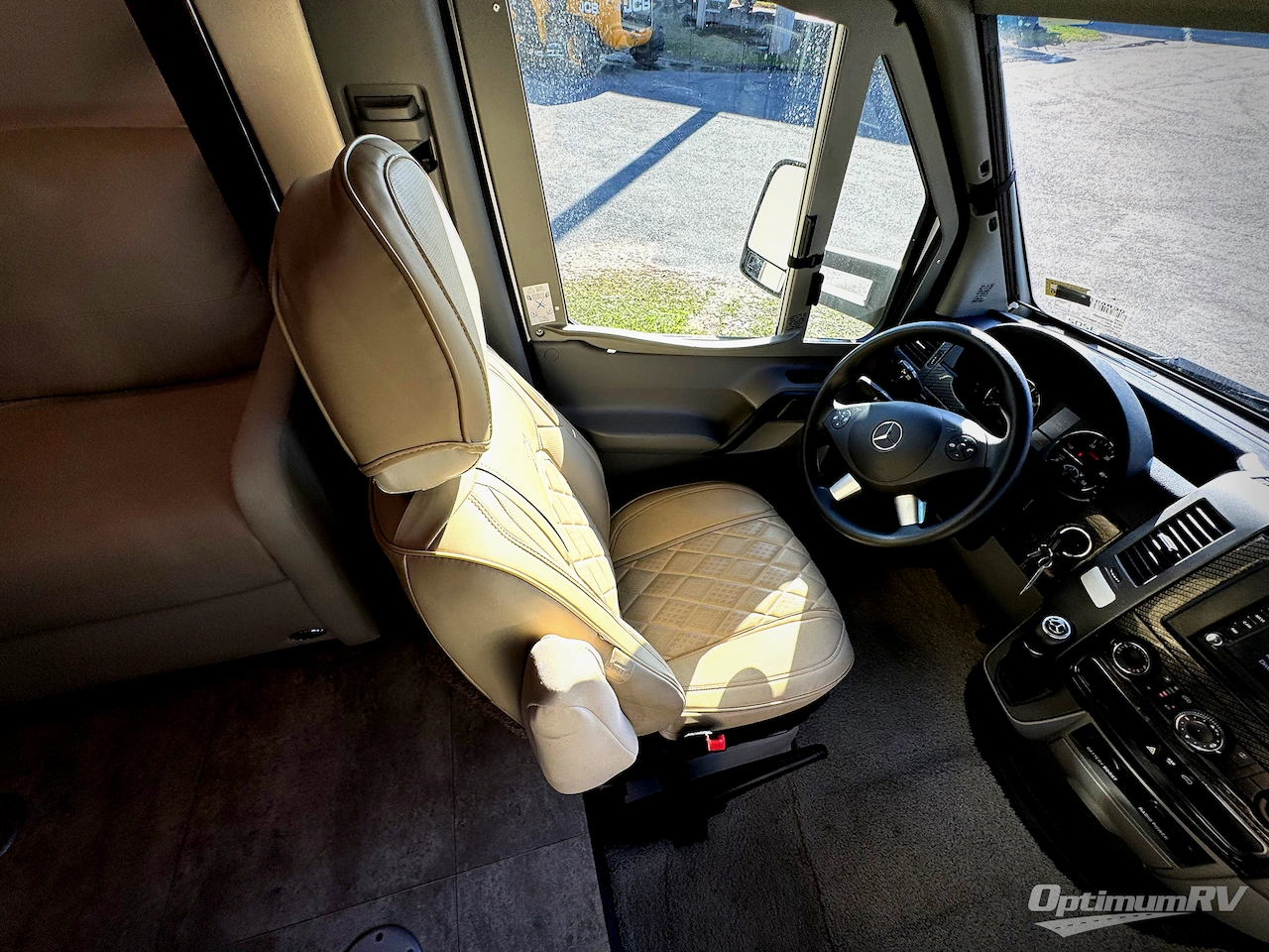 2015 Winnebago View 24G Photo 6