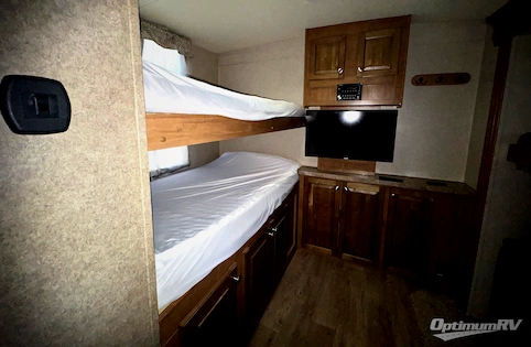 2018 Forest River Rockwood Signature Ultra Lite 8311WS RV Photo 4