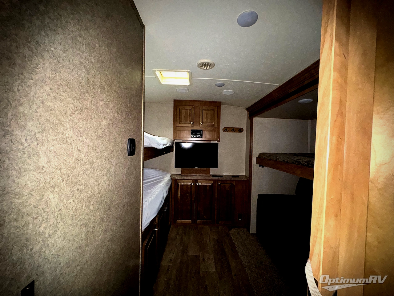2018 Forest River Rockwood Signature Ultra Lite 8311WS Photo 11