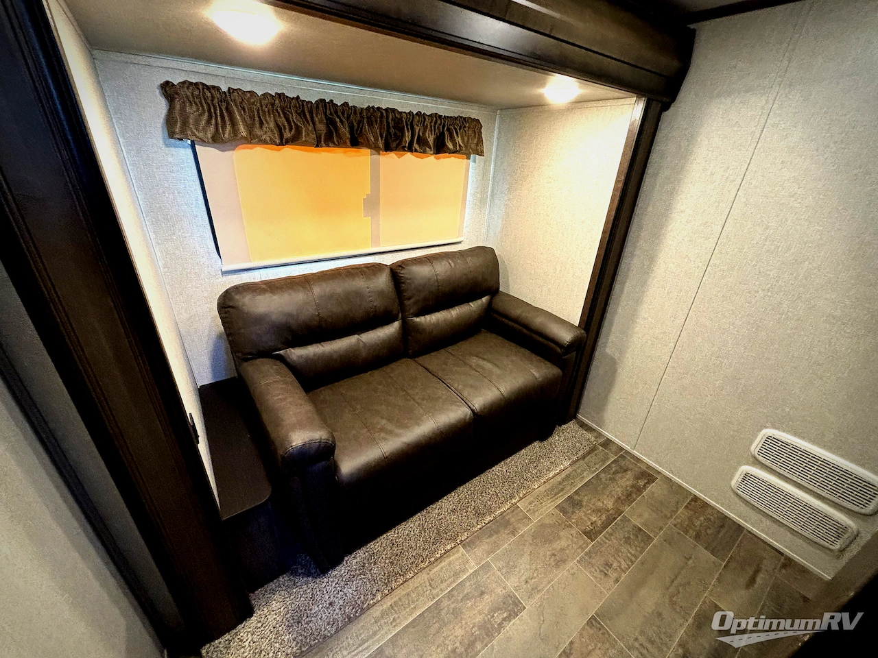 2019 Keystone Montana High Country 385BR Photo 16