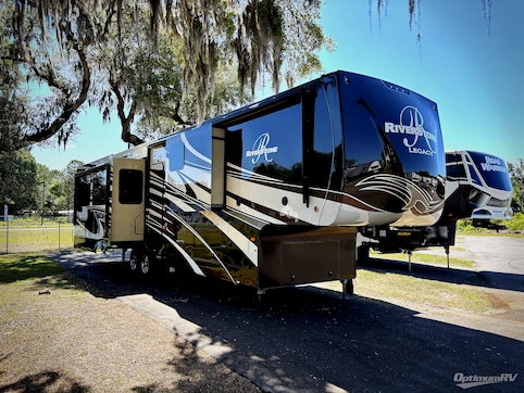 Used 2019 RiverStone Legacy 38FB-2 Featured Photo