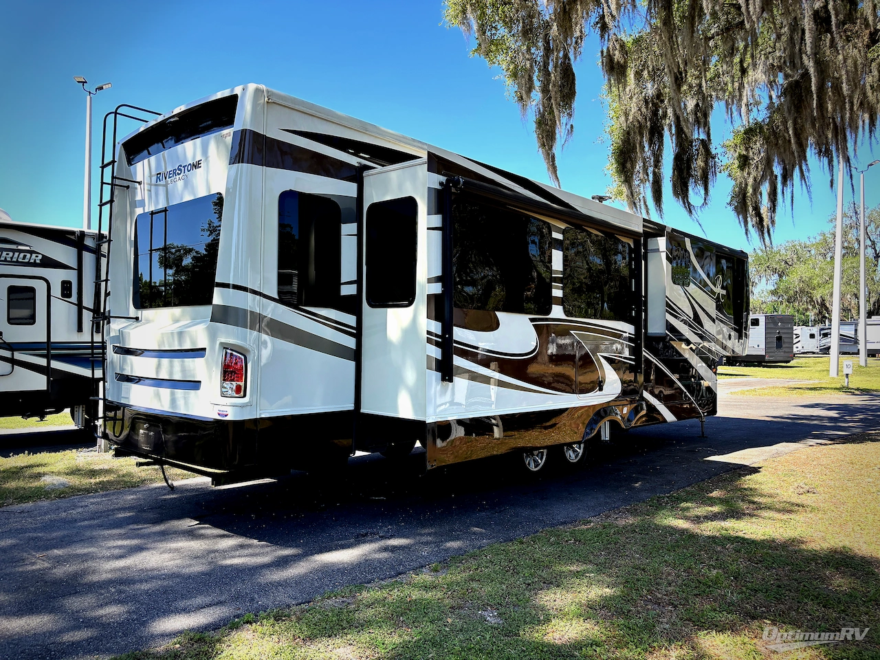 2019 RiverStone Legacy 38FB-2 Photo 2