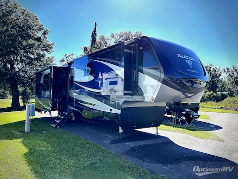 Used 2020 VanLeigh RV Beacon 39FBB Featured Photo