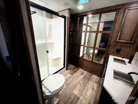 2021 KZ Durango Gold G366FBT RV Photo 4