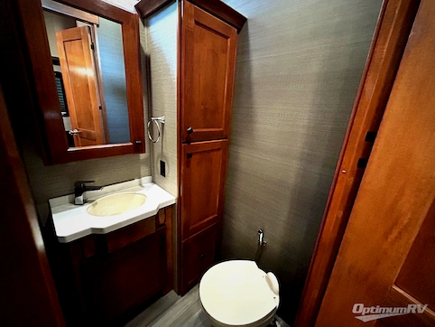 2022 VanLeigh Beacon 41LKB RV Photo 3