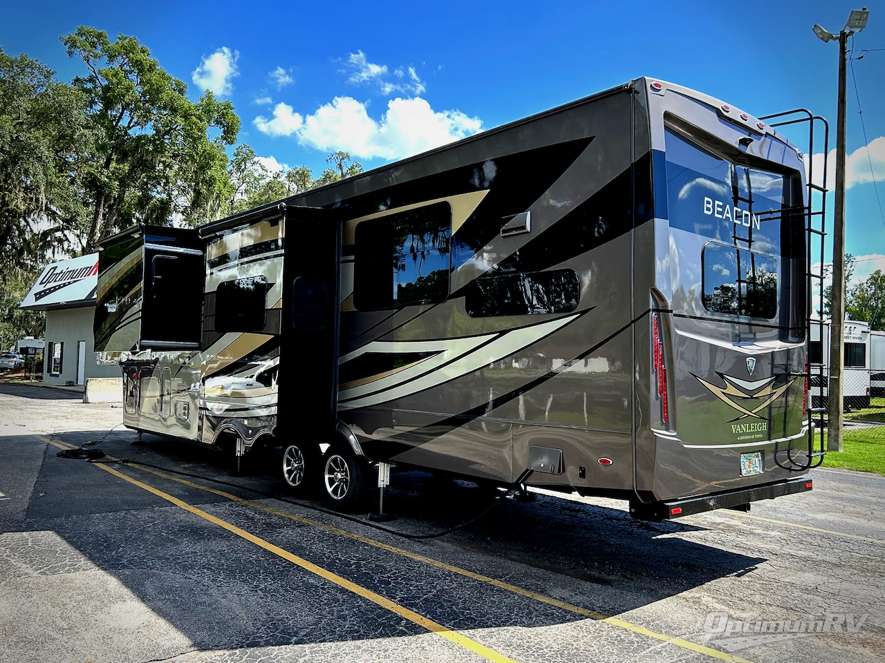 2022 VanLeigh Beacon 41LKB Photo 3
