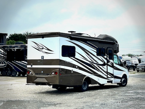 2018 Tiffin Wayfarer 24TW RV Photo 2
