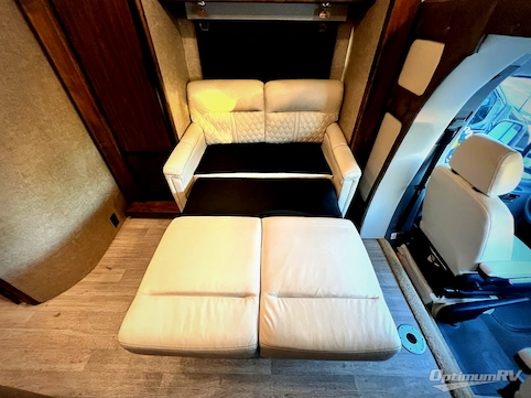 2018 Tiffin Wayfarer 24TW RV Photo 3