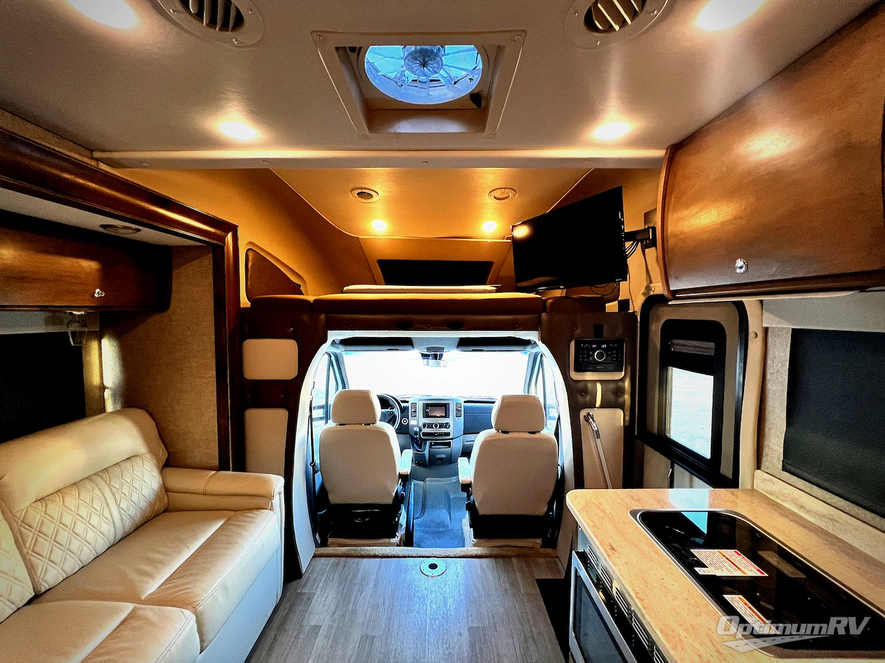 2018 Tiffin Wayfarer 24TW Photo 4