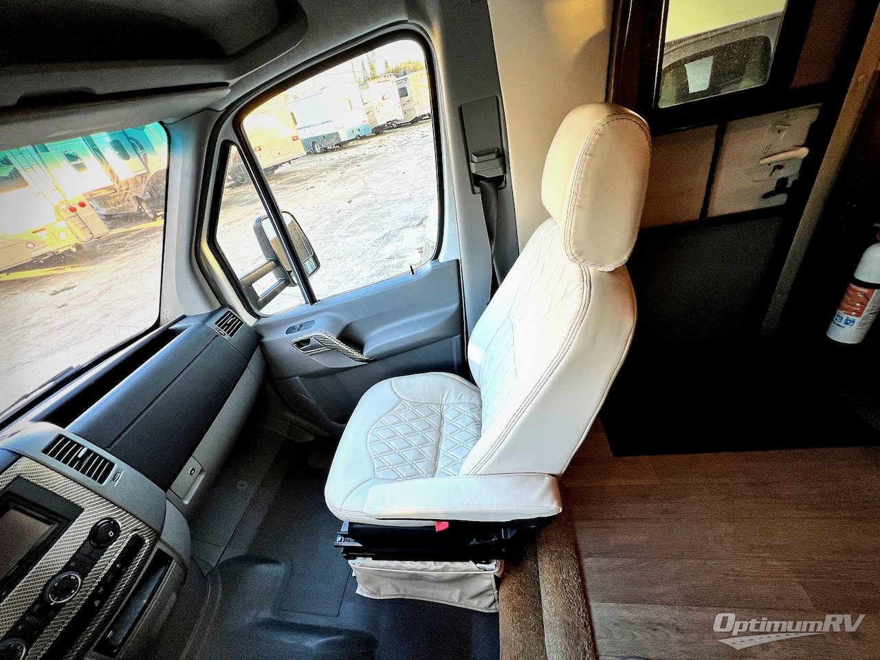 2018 Tiffin Wayfarer 24TW Photo 9