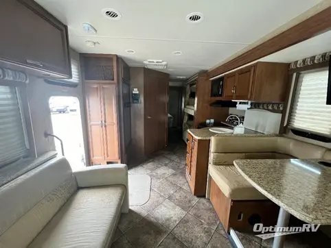 2015 Thor ACE 30.2 RV Photo 2