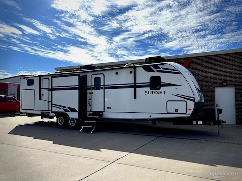 Used 2021 CrossRoads Sunset Trail SS331BH Featured Photo