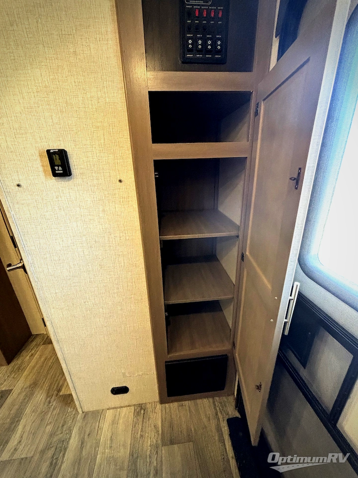2021 CrossRoads Sunset Trail SS331BH Photo 11