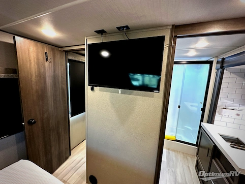 2022 Grand Design Solitude S-Class 2930RL RV Photo 4