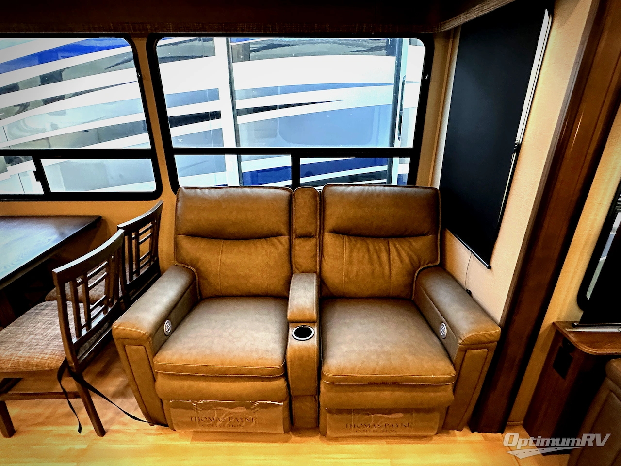 2022 Grand Design Solitude S-Class 2930RL Photo 7