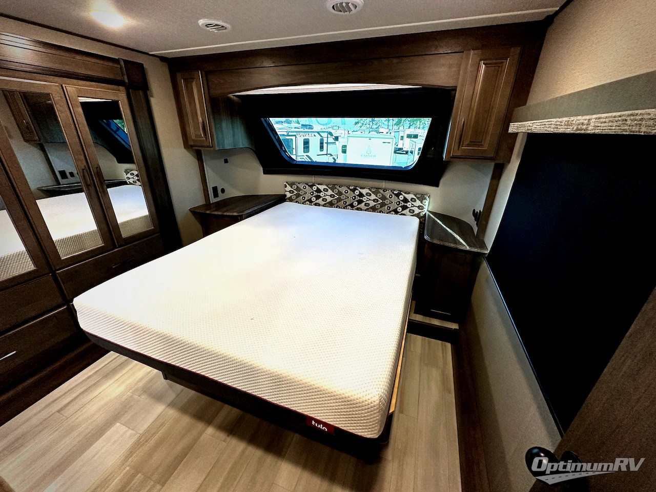 2022 Grand Design Solitude S-Class 2930RL Photo 15