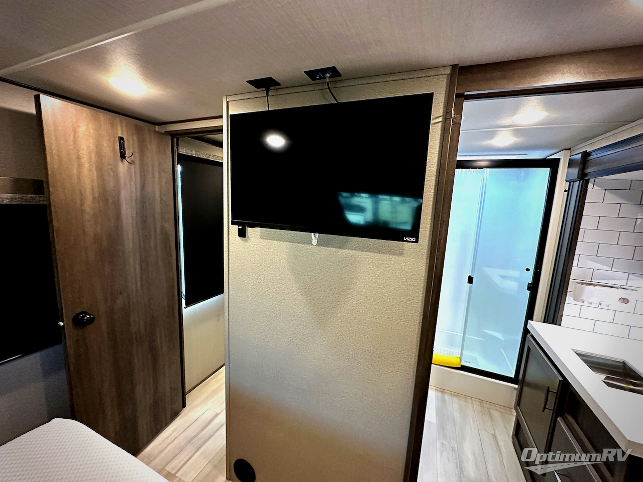 2022 Grand Design Solitude S-Class 2930RL Photo 16