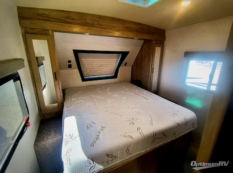 2022 Palomino SolAire Ultra Lite 258RBSS RV Photo 4