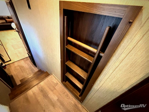 2018 Palomino Columbus Compass 377MBC RV Photo 3