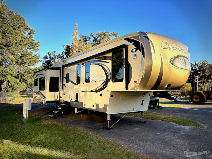 2018 Palomino Columbus Compass 377MBC RV Photo 1