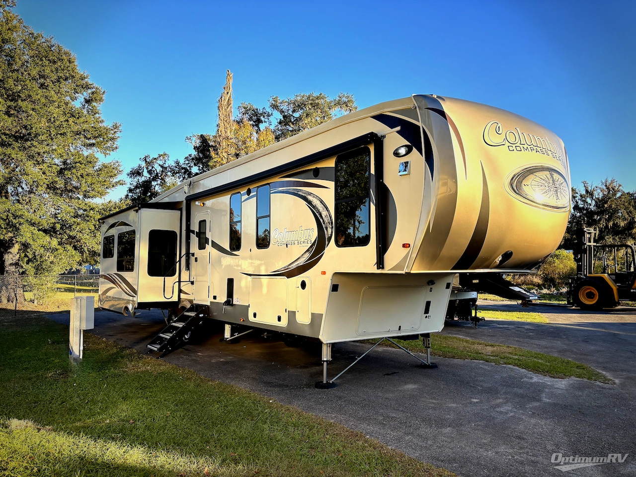 2018 Palomino Columbus Compass 377MBC Photo 1