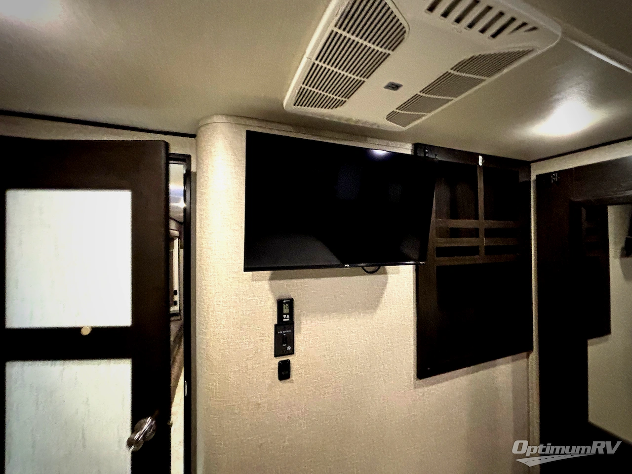 2019 Grand Design Momentum M-Class 351M Photo 9