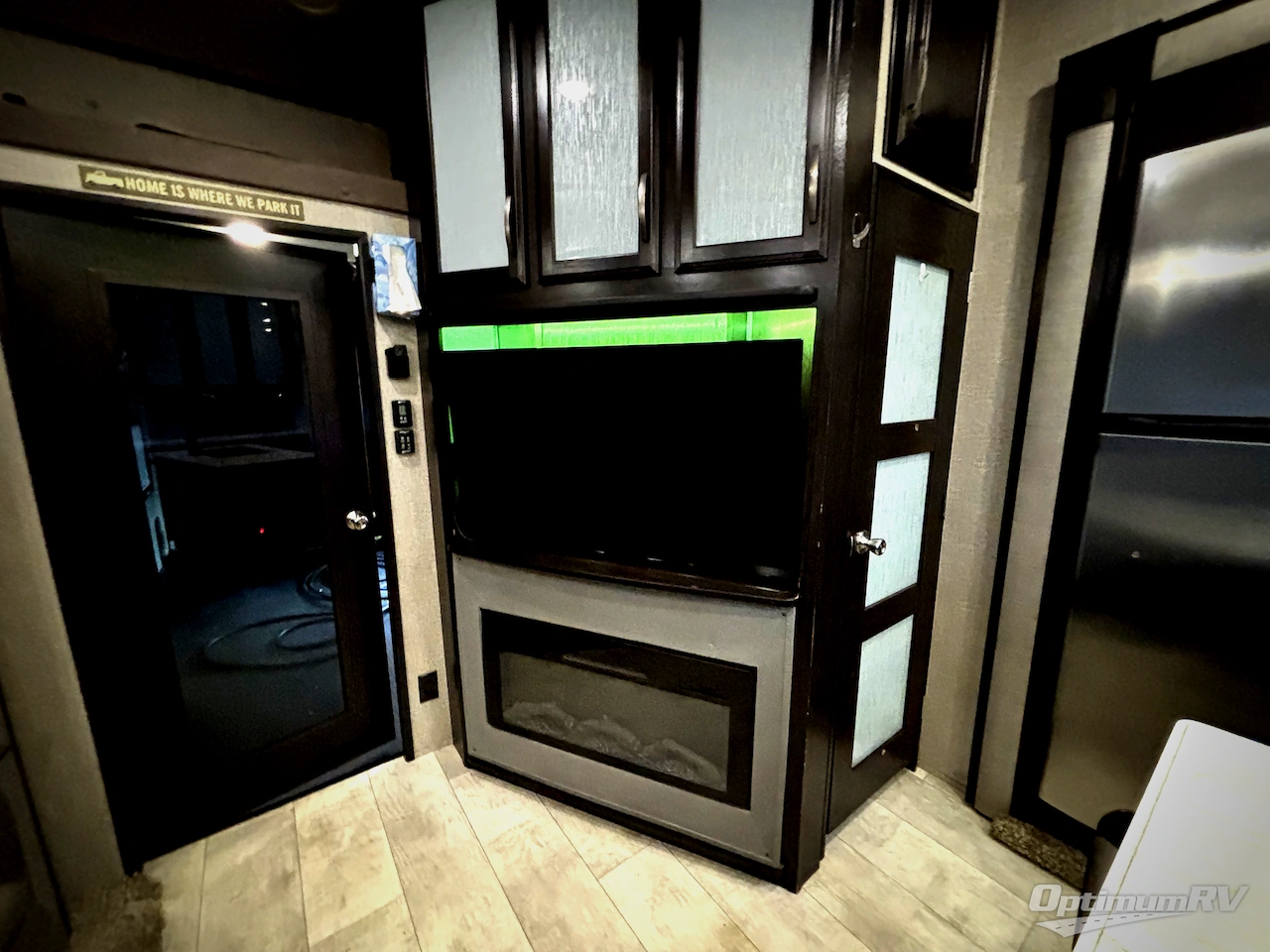 2019 Grand Design Momentum M-Class 351M Photo 14