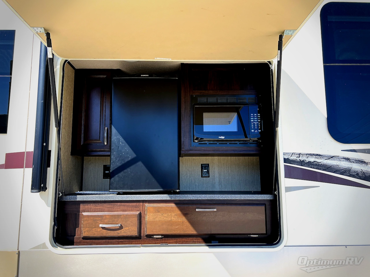 2018 Palomino Columbus F366RL Photo 4