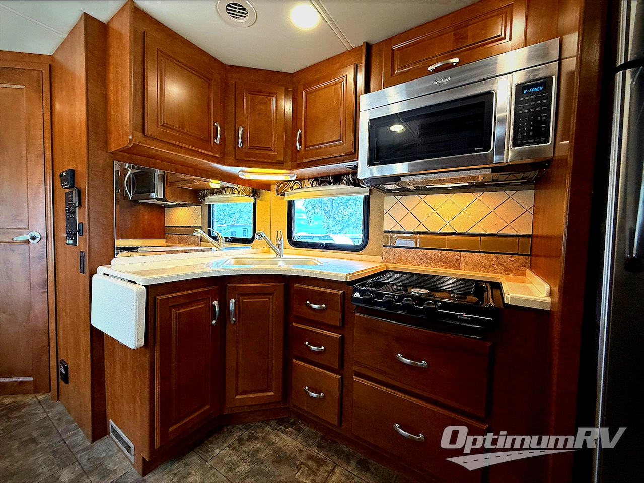 2015 Thor Challenger 37KT Photo 9
