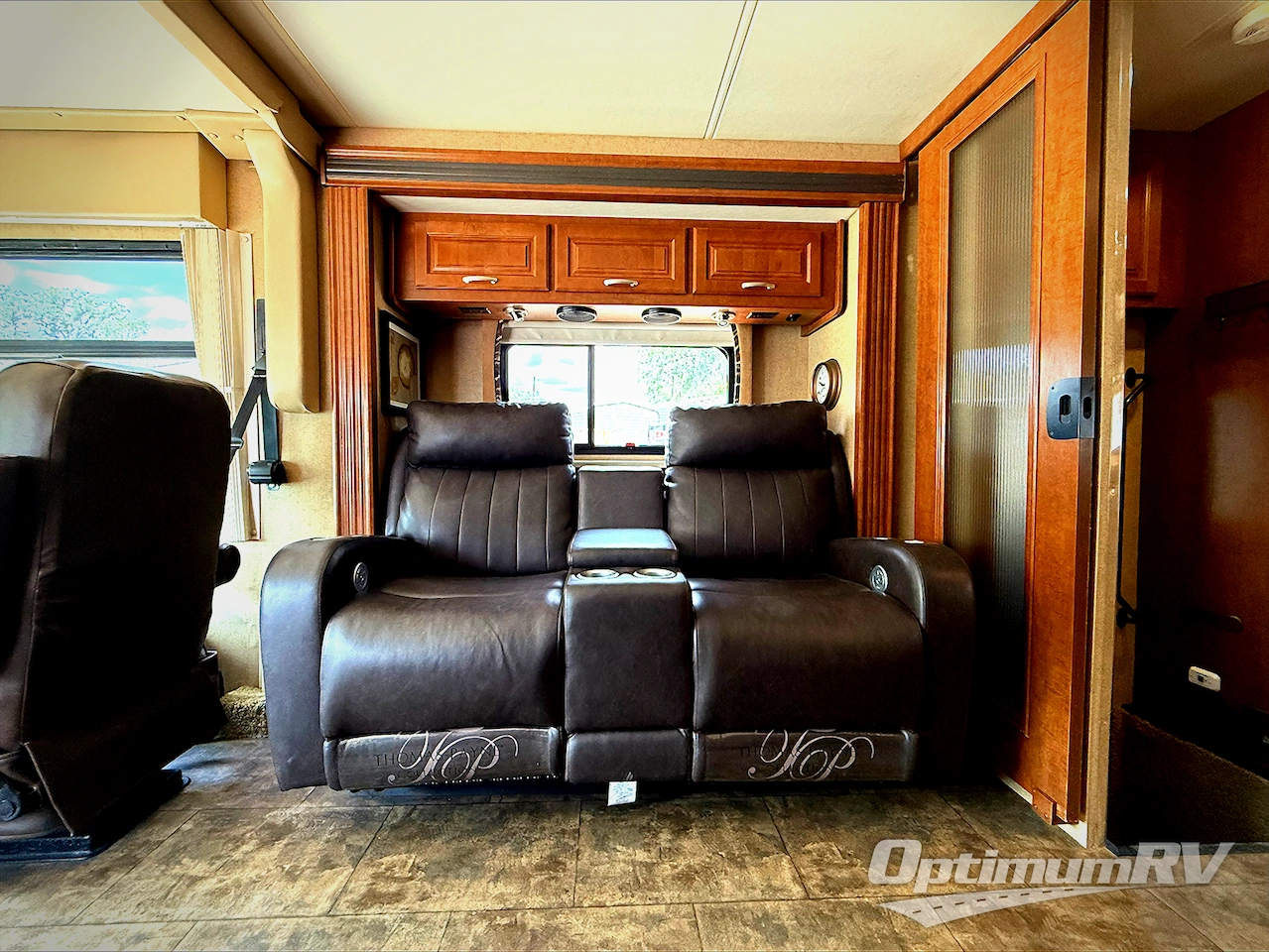 2015 Thor Challenger 37KT Photo 7