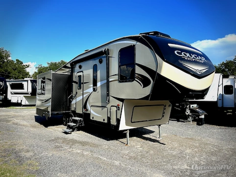 Used 2018 Keystone Cougar Half-Ton Series 28SGS Featured Photo