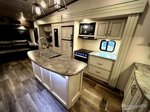 2021 Keystone Cougar Half-Ton 30RLS RV Photo 4