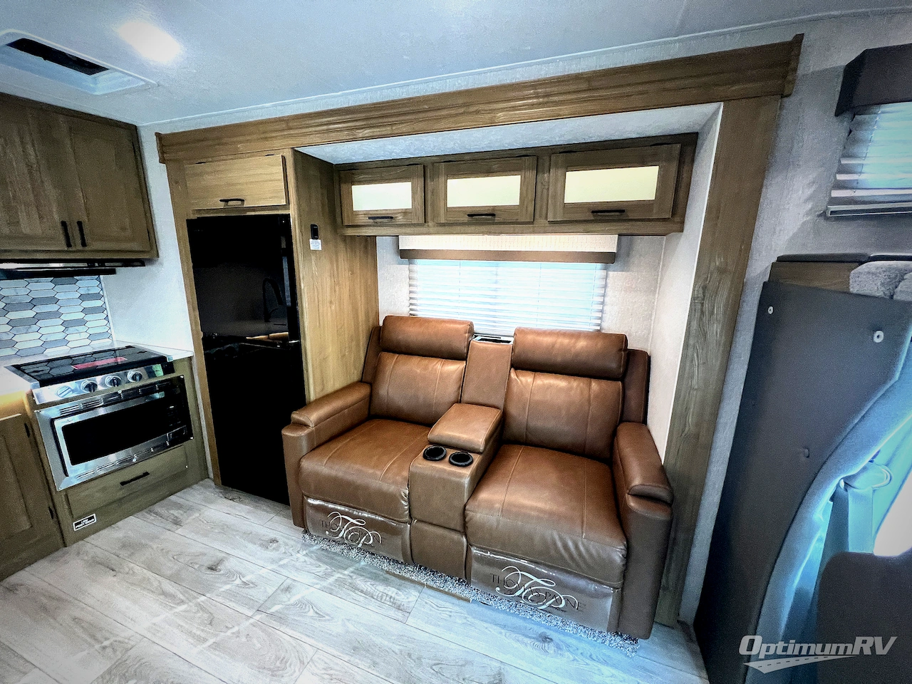 2025 Coachmen Leprechaun 298KB Ford 450 Photo 9
