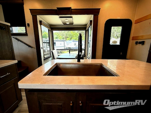2022 Alliance Paradigm 385FL RV Photo 3